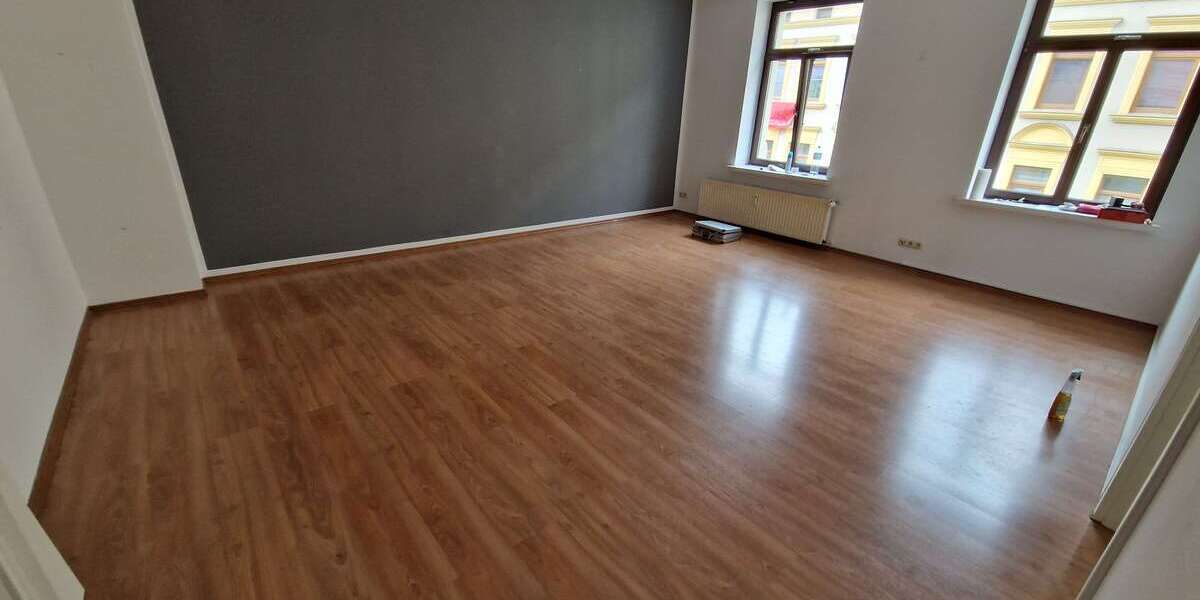 Etagenwohnung Halle Südliche Innenstadt - 3 Zimmer, 93 m&sup2;, 800&euro; | Angebot:27422269