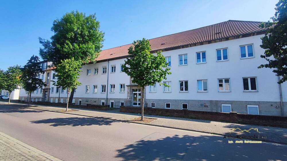 Etagenwohnung Bitterfeld Wolfen - 2 Zimmer, 65 m&sup2;, 455&euro; | Angebot:23568649
