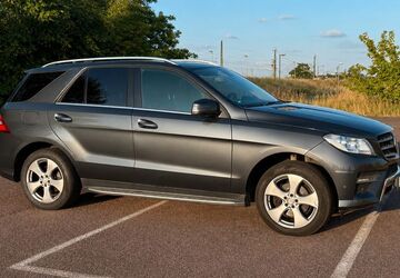Mercedes-Benz ML 350 140.000 km 18.500 &euro; Halle (Saale) 06108