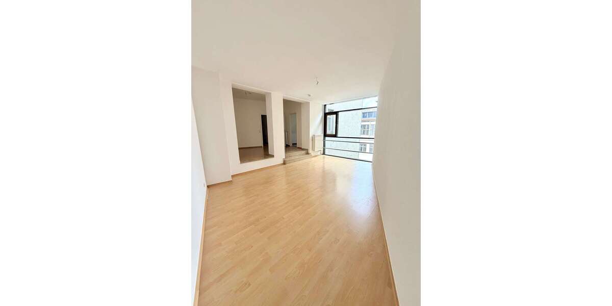 Etagenwohnung Halle (Saale) - 2 Zimmer, 81 m&sup2;, 716&euro; | Angebot:27086615