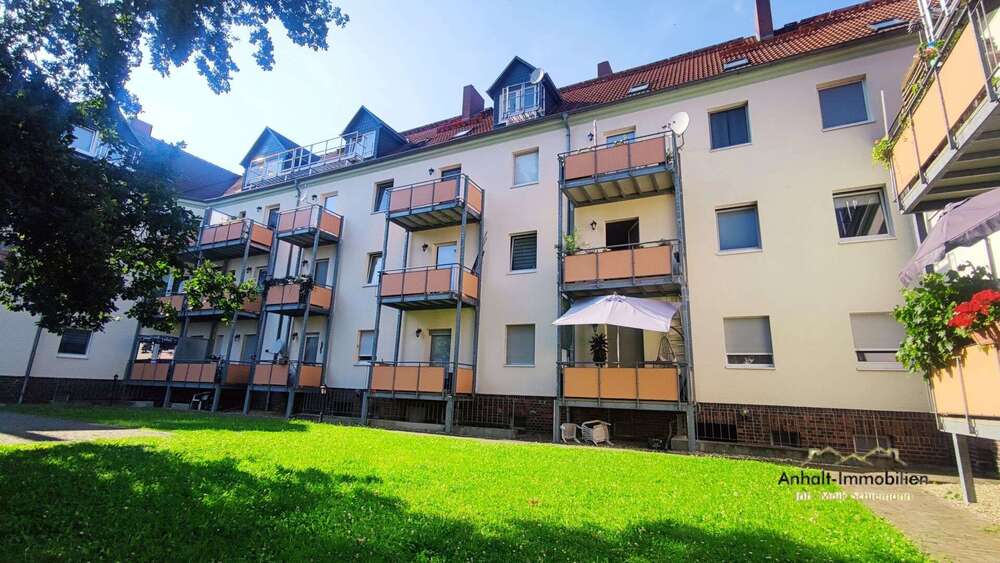 Etagenwohnung Bitterfeld Anhaltsiedlung - 3 Zimmer, 87 m&sup2;, 609&euro; | Angebot:26835143