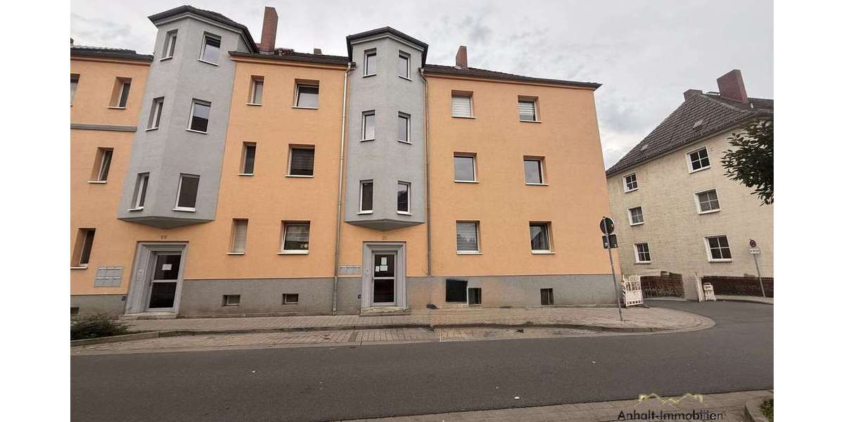 Etagenwohnung Bitterfeld Bitterfeld - 4 Zimmer, 92 m&sup2;, 650&euro; | Angebot:26475740