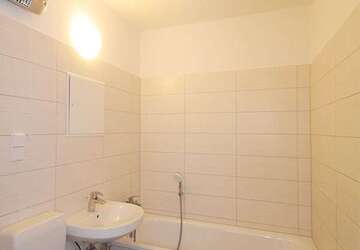 Wohnung Halle (Saale) Silberhöhe - 3 Zimmer, 57 m&sup2;, 356&euro; | Angebot:27443746