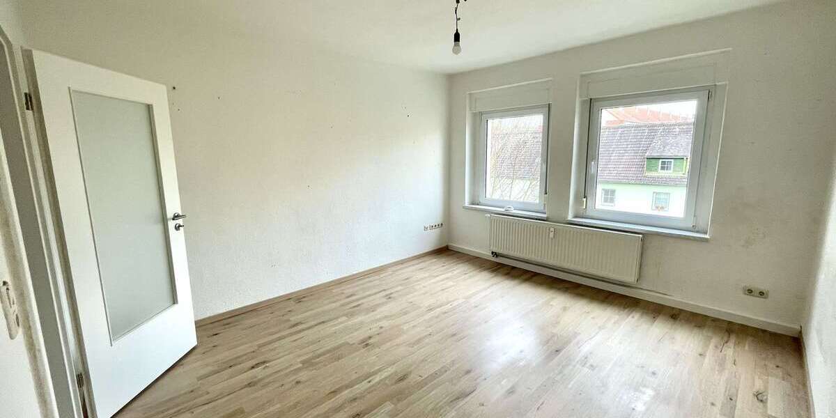 Etagenwohnung Bitterfeld-Wolfen OT Bitterfeld Bitterfeld - 3 Zimmer, 65 m&sup2;, 420&euro; | Angebot:21884623
