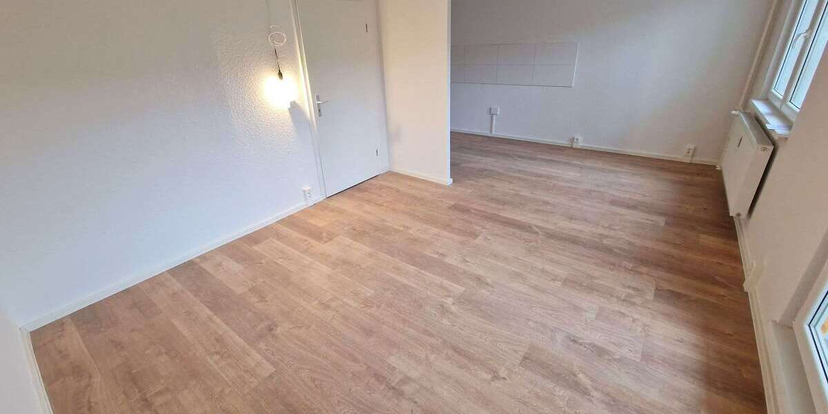 Etagenwohnung Halle Neustadt - 2 Zimmer, 51 m&sup2;, 400&euro; | Angebot:27338804