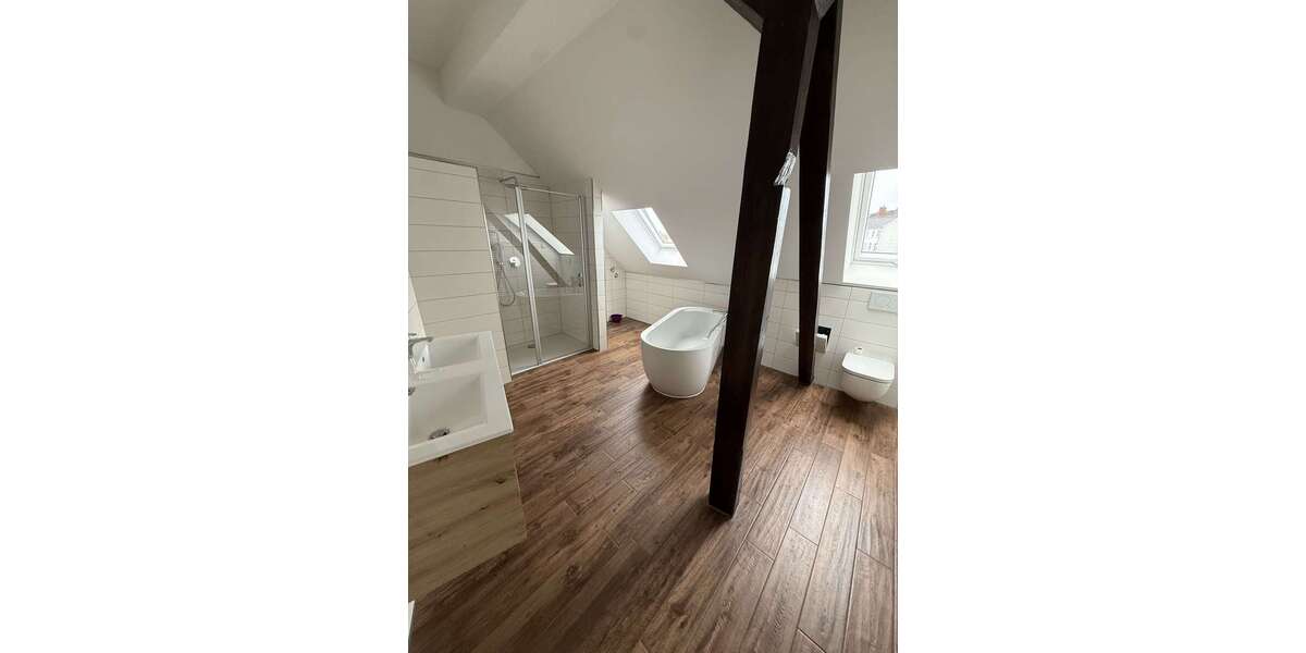 Etagenwohnung Bitterfeld Bitterfeld - 4 Zimmer, 110 m&sup2;, 770&euro; | Angebot:26252883