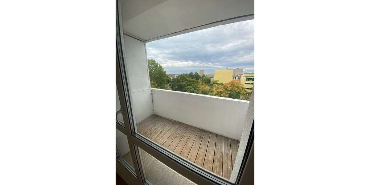 Etagenwohnung Halle Saale Silberhöhe - 4 Zimmer, 65 m&sup2;, 400&euro; | Angebot:26378082