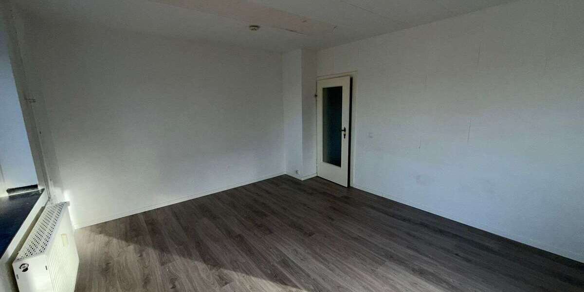 Etagenwohnung Braunsbedra Großkayna - 2 Zimmer, 55 m&sup2;, 255&euro; | Angebot:26781665