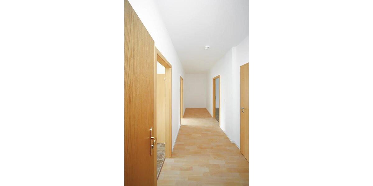 Etagenwohnung Eisleben (Lutherstadt) - 3 Zimmer, 70 m&sup2;, 350&euro; | Angebot:26131090