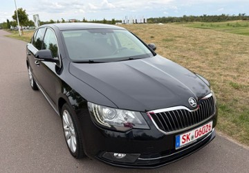 Skoda Superb 211.000 km 8.999 &euro; HALLE 06116