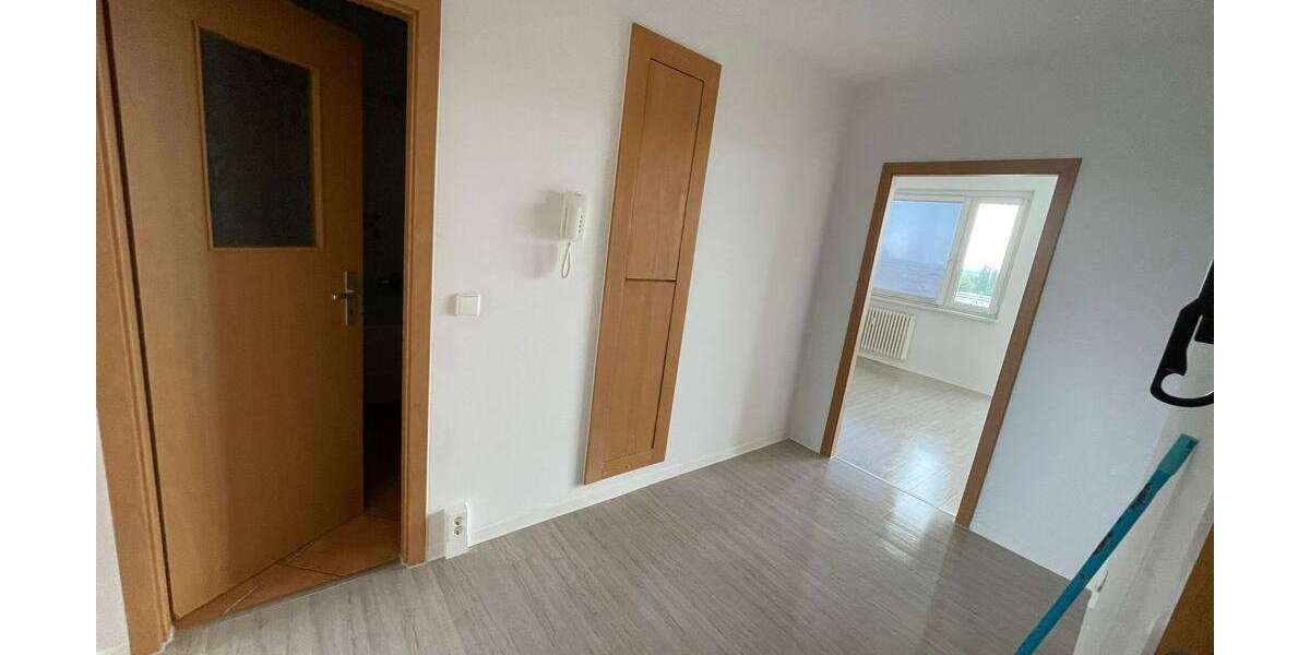 Etagenwohnung Halle Saale Halle-Neustadt - 4 Zimmer, 70 m&sup2;, 450&euro; | Angebot:26378085