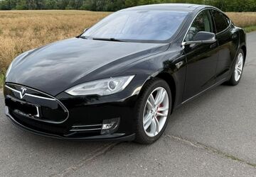Tesla Model S 181.000 km 17.300 &euro; Schkeuditz 04435