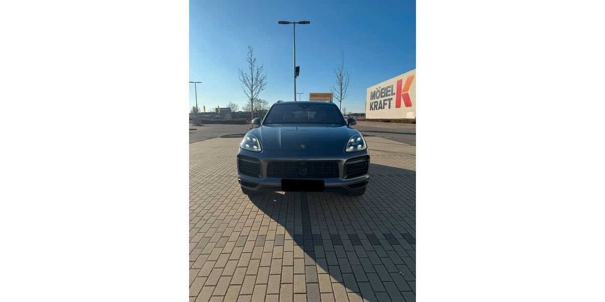 Porsche Cayenne 180.000 km 40.499 &euro; Halle 06112