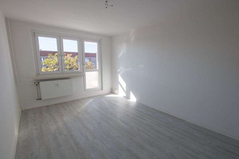 Etagenwohnung Halle (Saale) Silberhöhe - 4 Zimmer, 76 m&sup2;, 364&euro; | Angebot:26082813