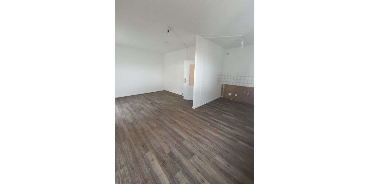 Etagenwohnung Halle Silberhöhe - 4 Zimmer, 65 m&sup2;, 400&euro; | Angebot:25902905