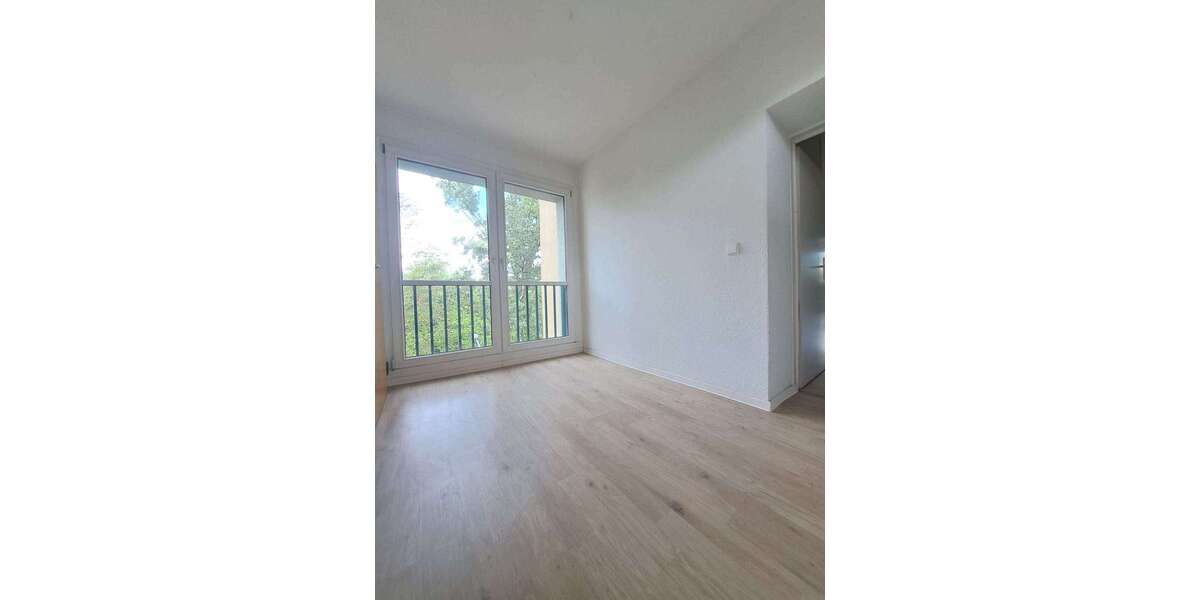 Etagenwohnung Halle Halle-Neustadt - 3 Zimmer, 73 m&sup2;, 510&euro; | Angebot:27208669